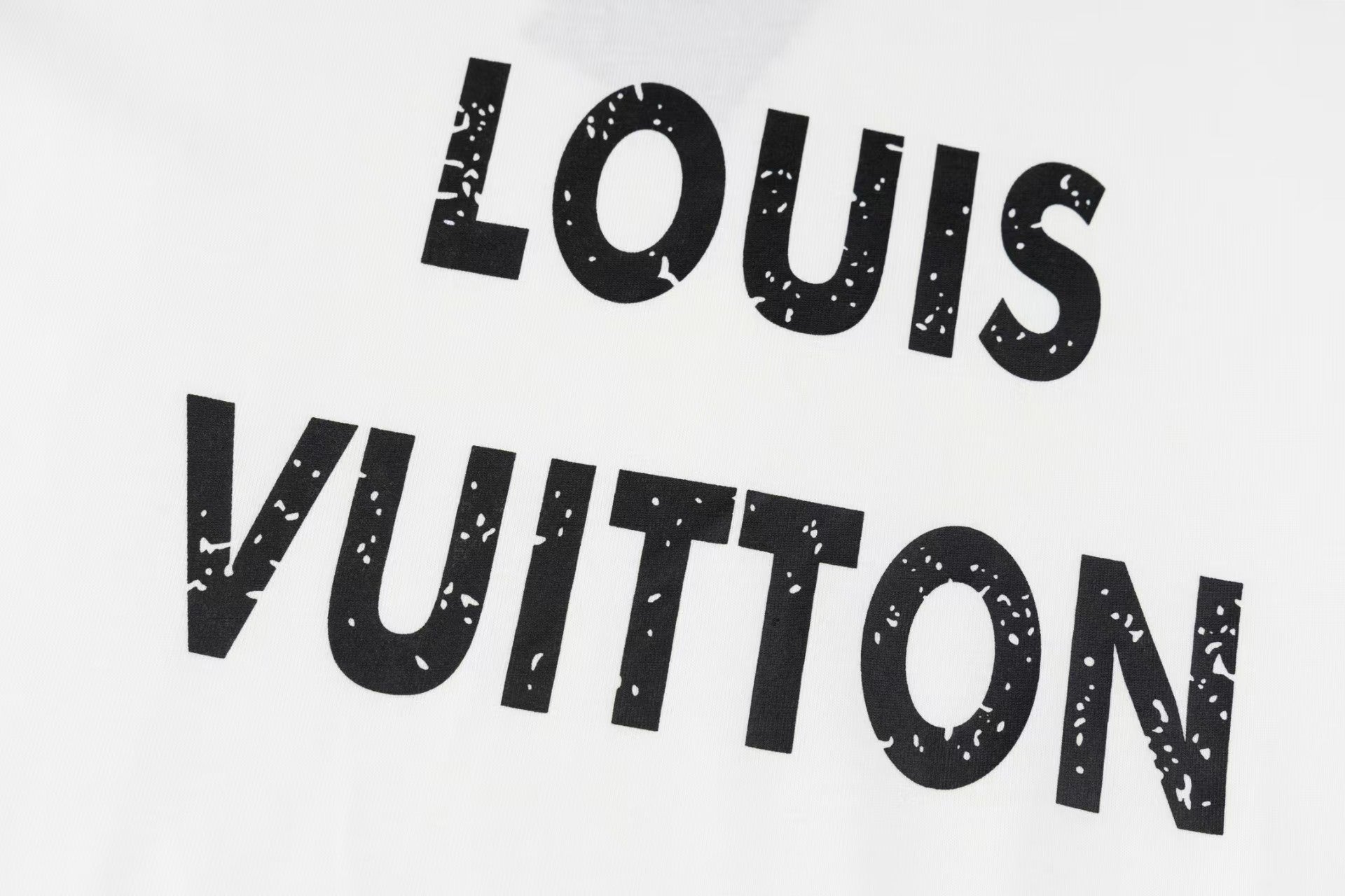 L's  worn-out letter necklace round neck short sleeve