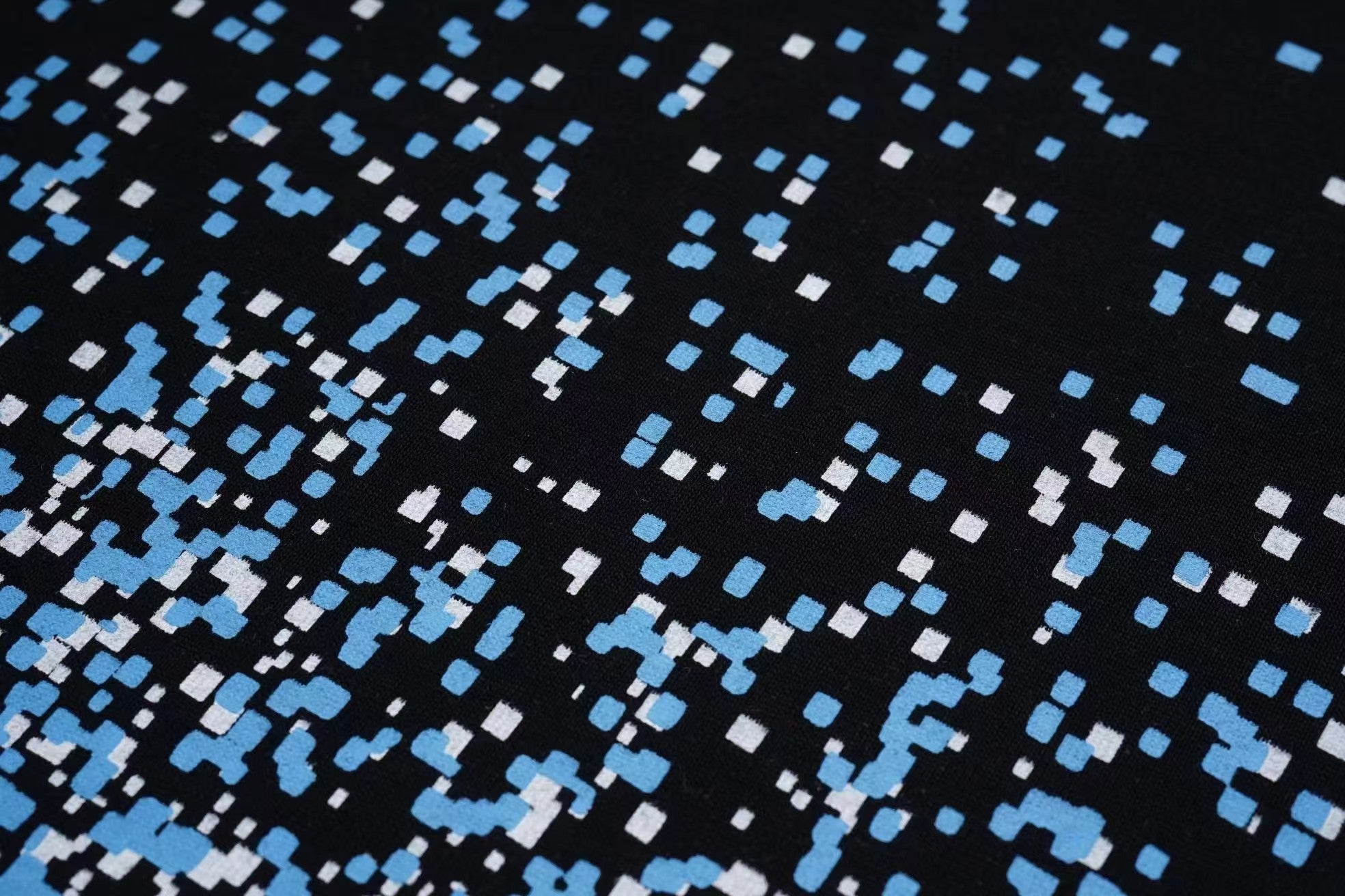 L's Starry Sky Mosaic Pixel Gradient T-shirt