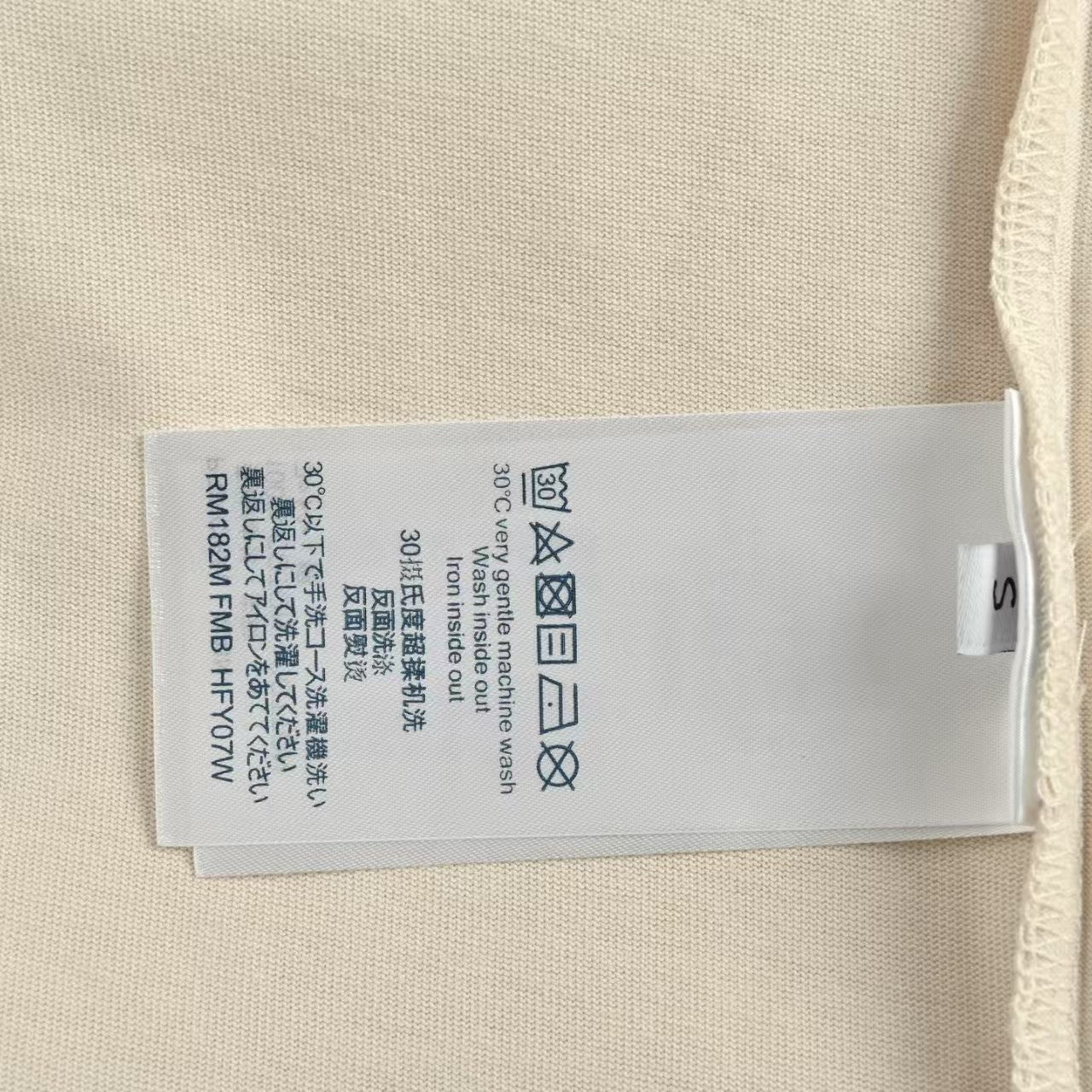 L's2025's latest leather and metal logo pendant T-shirt
