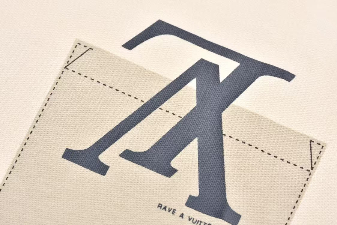 L's front pocket and back letter T-shirt