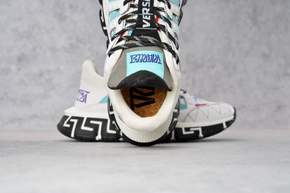 V03 Sneaker