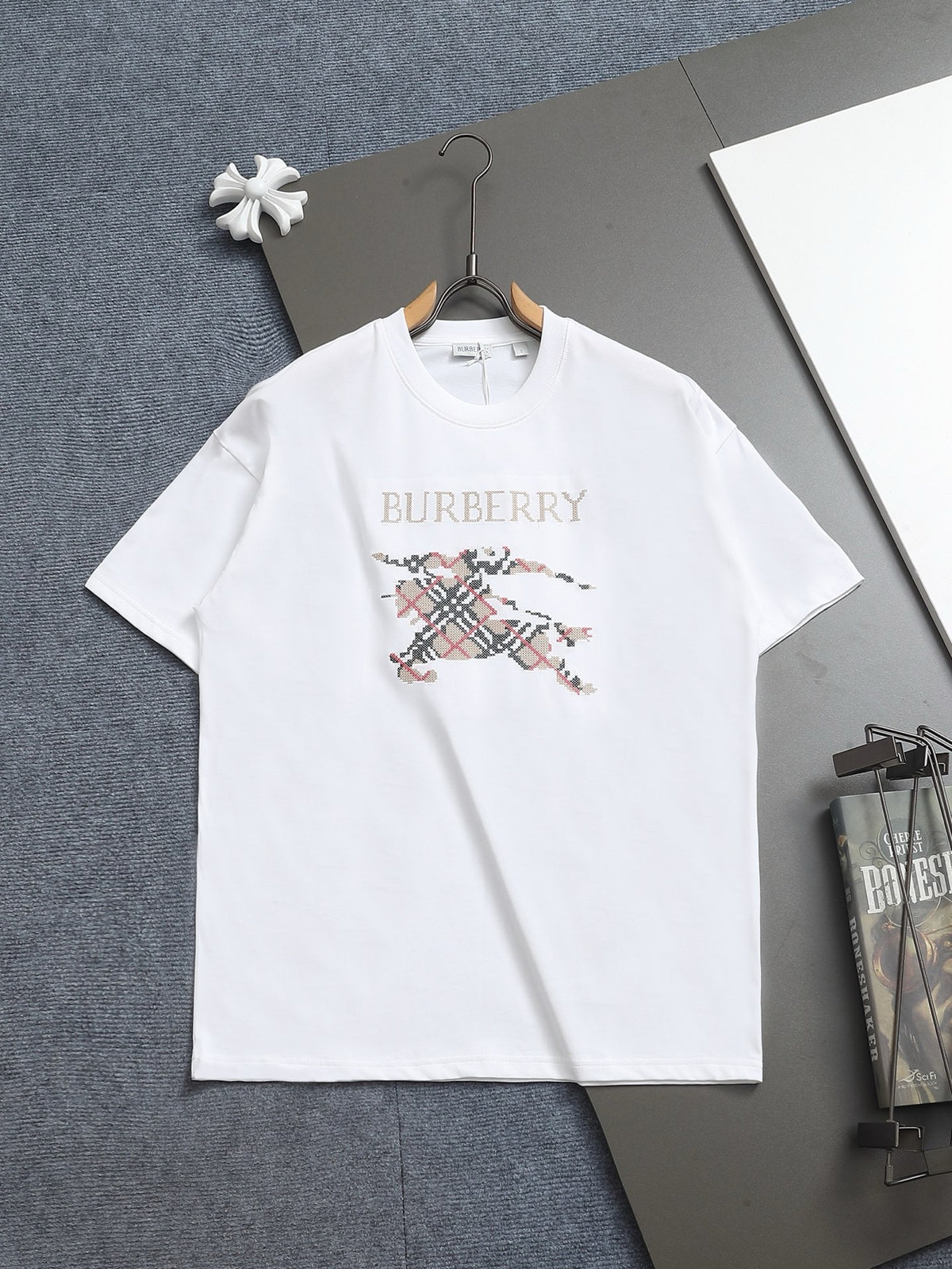 Bu's 2025 latest and top-level grid spliced embroidery T-shirt