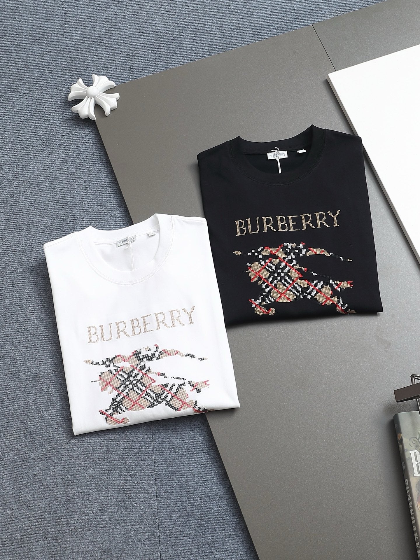 Bu's 2025 latest and top-level grid spliced embroidery T-shirt