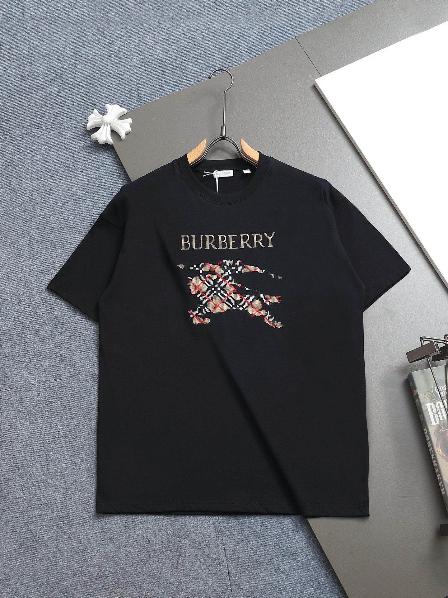 Bu's 2025 latest and top-level grid spliced embroidery T-shirt