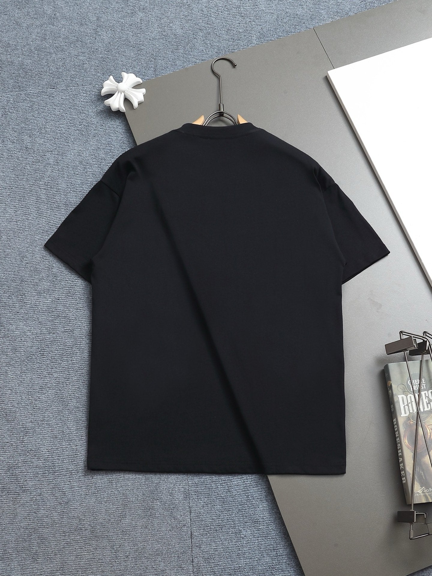 Bu's 2025 latest and top-level grid spliced embroidery T-shirt