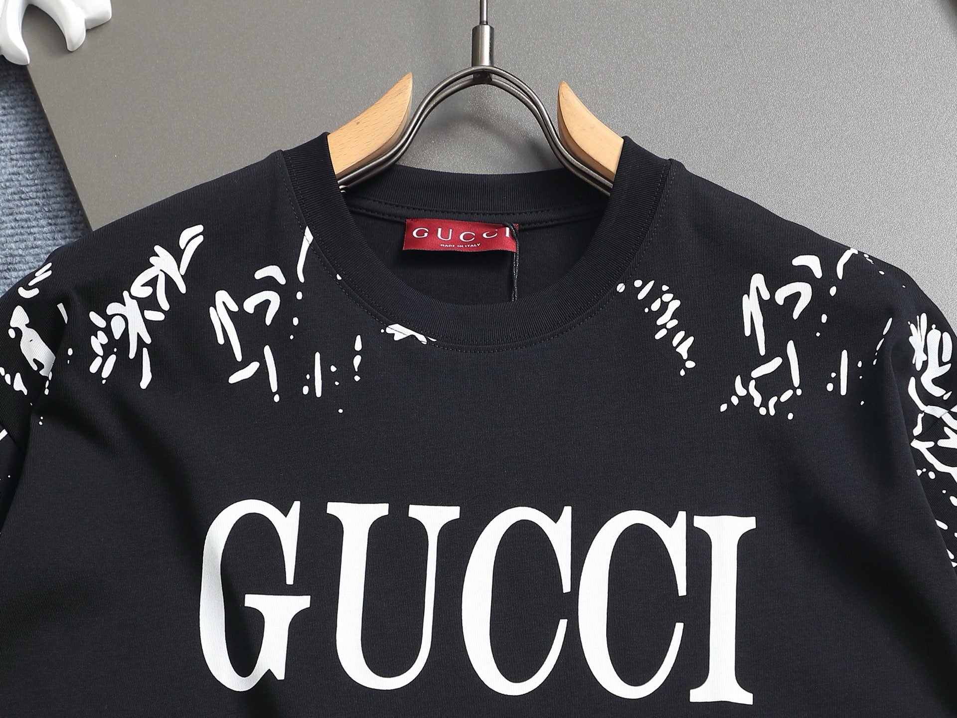 G's 2025 Spring/Summer Latest Style Chest Logo T-Shirt