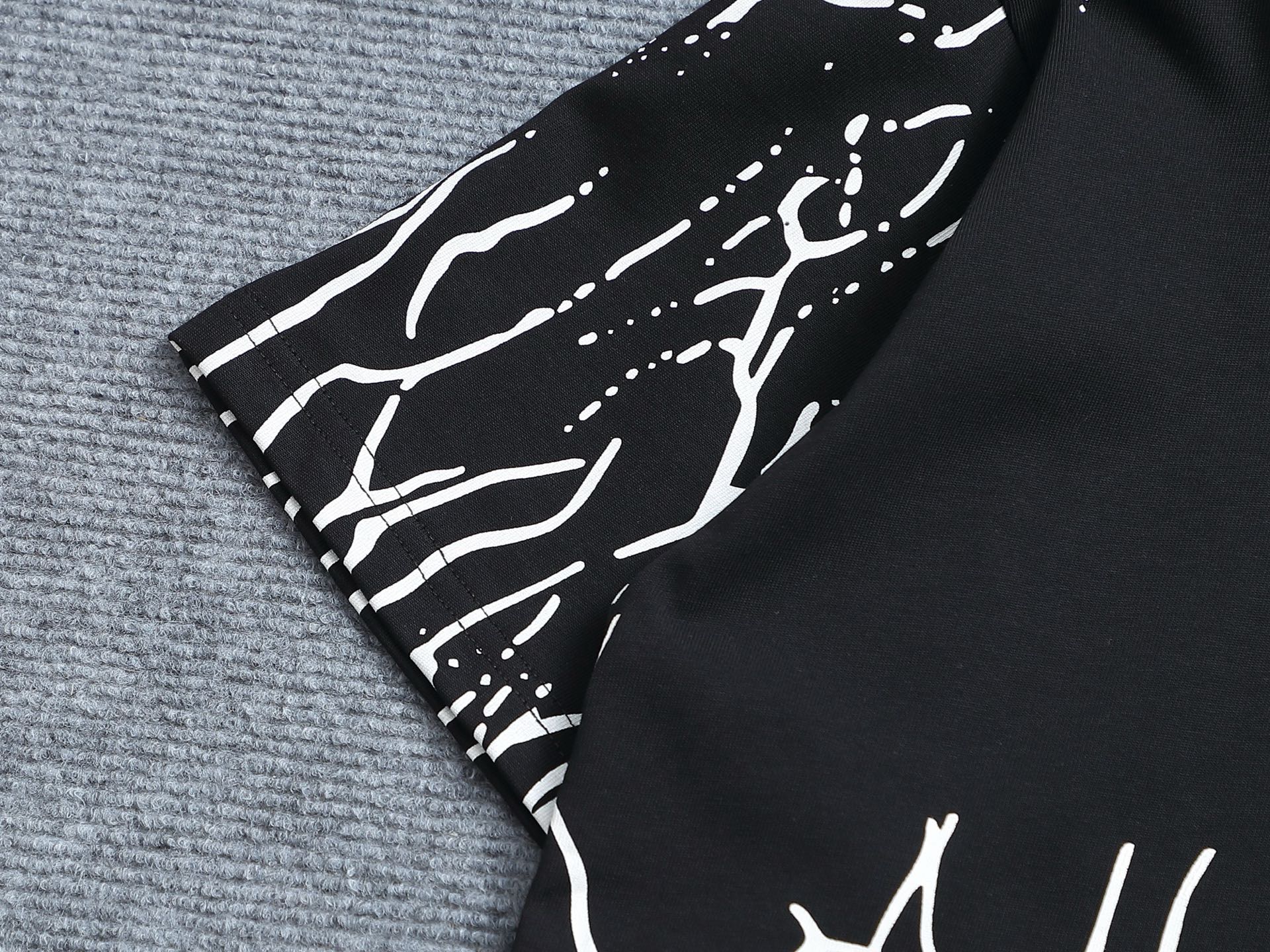 G's 2025 Spring/Summer Latest Style Chest Logo T-Shirt