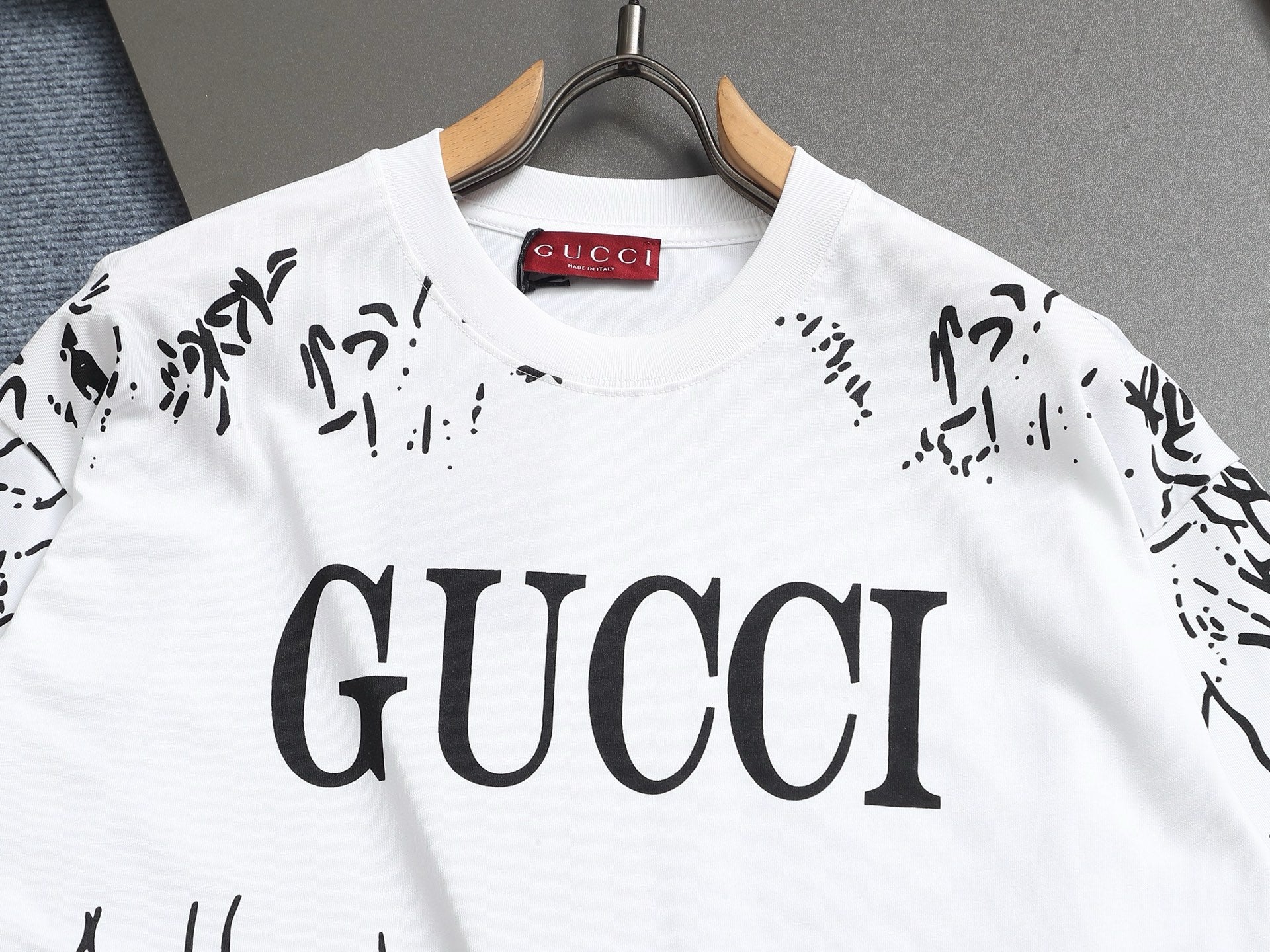 G's 2025 Spring/Summer Latest Style Chest Logo T-Shirt