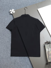 Bu's 2025 features a trendy wide collar and button-down polo shirt