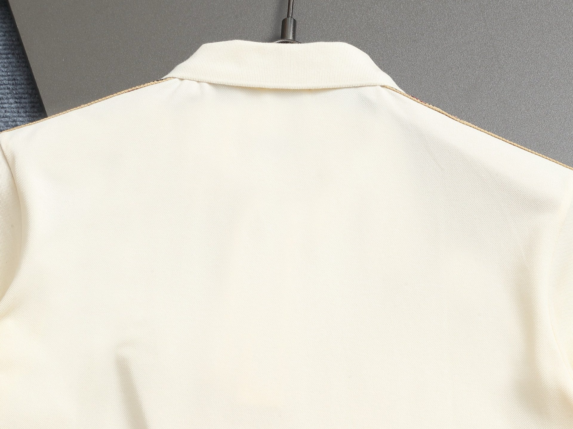 Bu's 2025 latest counter polo shirt with shoulder texture